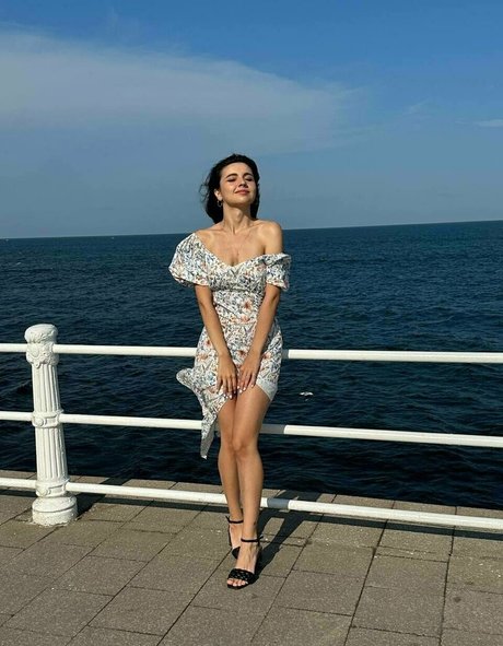 yourchristmasdream erotic actress archive