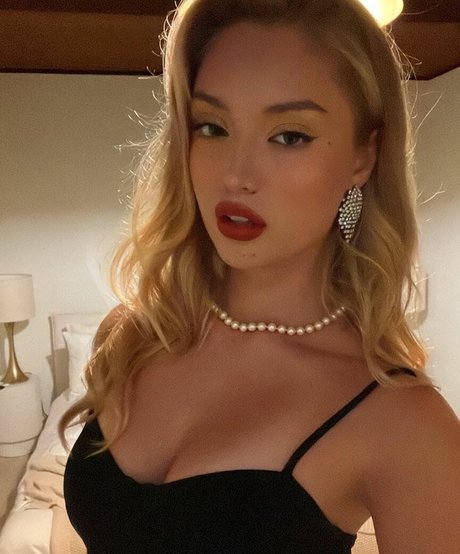 Bella Podaras free pornstar photos