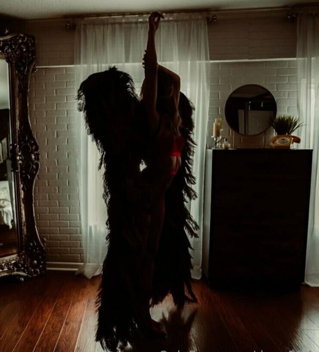 dove124 model high quality photos