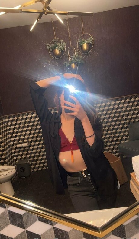 dove124 naked pornstar gallery