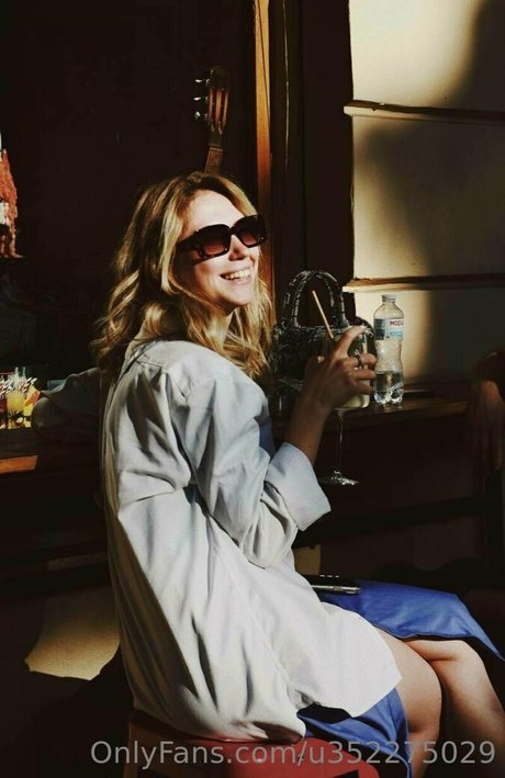 emilly xo porn model photo