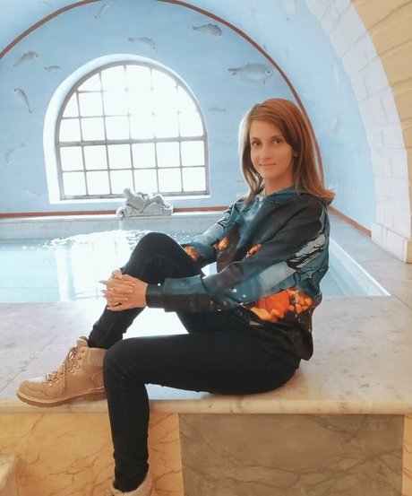 BunnyZuz hot actress image