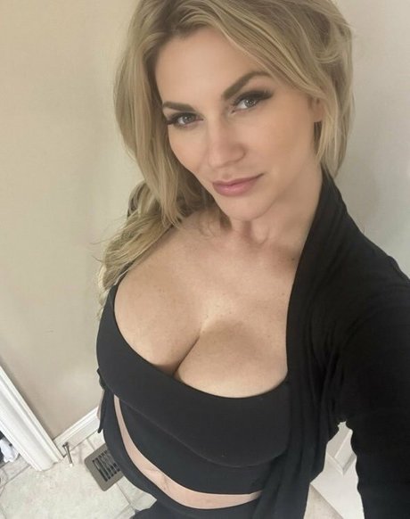 Melania Mercer Profile pic