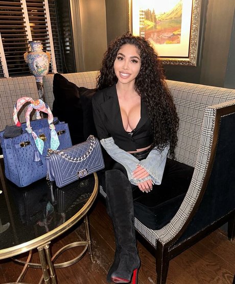 brooklindzz pornstar nude images