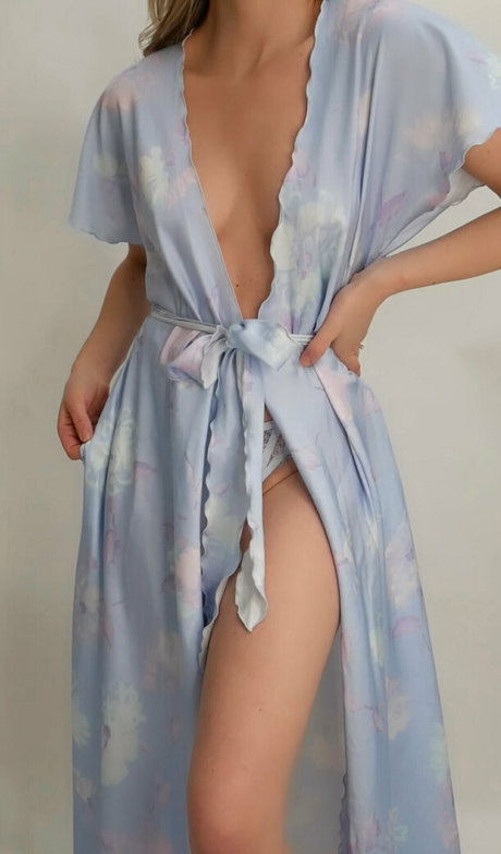 Poshwifex hot pornstar pic