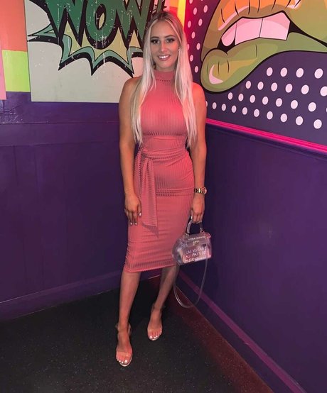 Faylee Oxenham model porn gallery