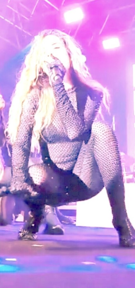 Wanessa Camargo nice pornstar images