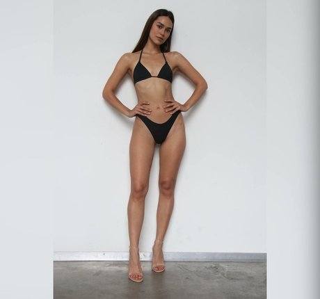 Narine Kagramanyan nude actress pictures