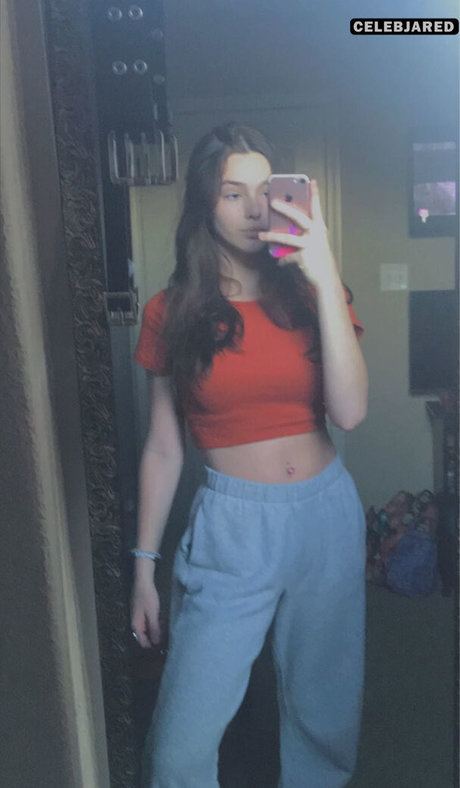 Savannah Colver star naked image