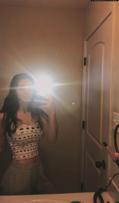 Savannah Colver naked model photo