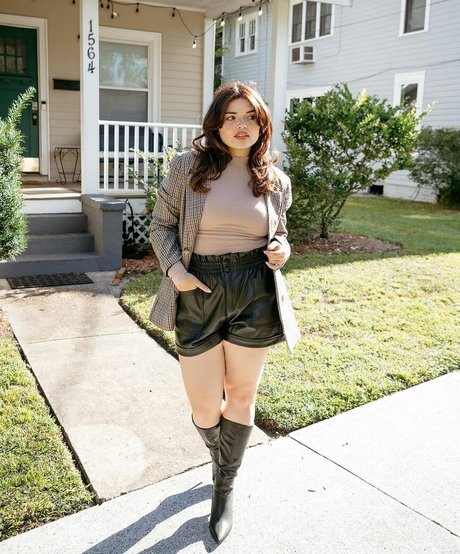 Alondra Larson porn star galleries