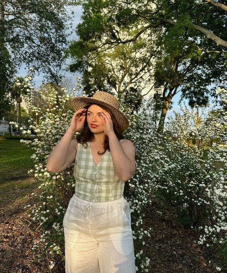 Alondra Larson star pretty image