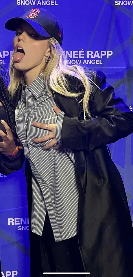 Renee Rapp adult model image