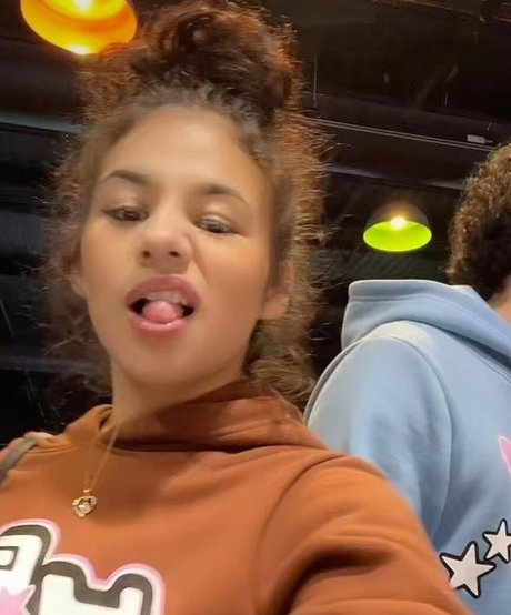 Holly Hennessy sex actress picture