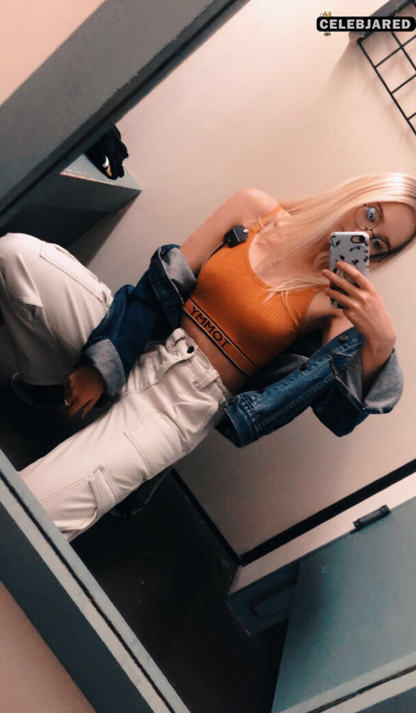 Zola Bzdek pornstar nude photo