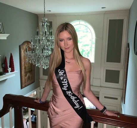 Lindsay Farland model free galleries