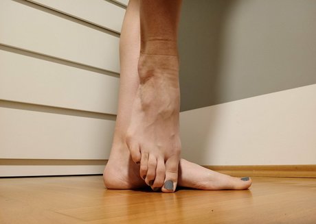 tallgirlwithfeets pornstar hd picture