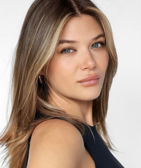 Victoria Lamas model pretty photos