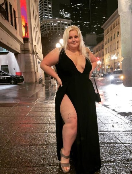 Ashley Stonecypher nude model photo