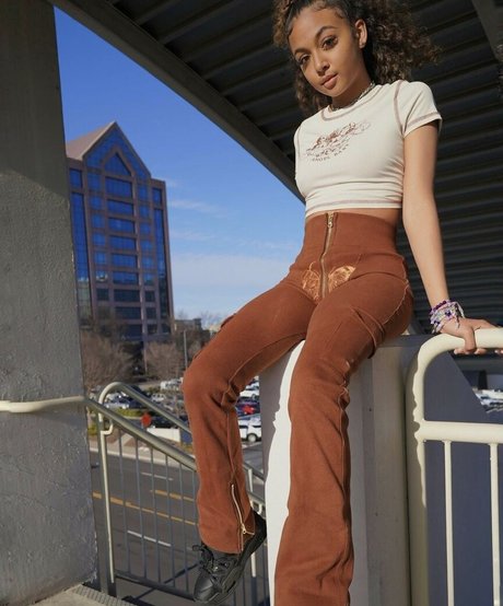 Lexi Vee pretty model archive