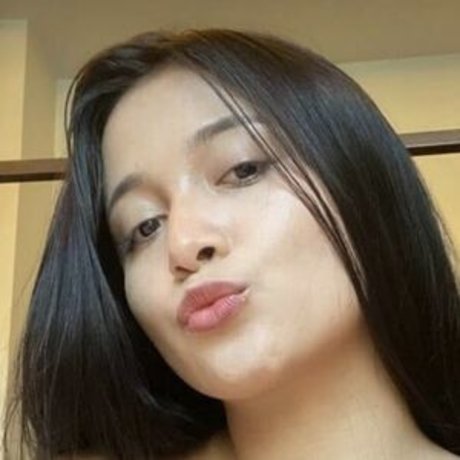 Pandora Kaki star sexy gallery