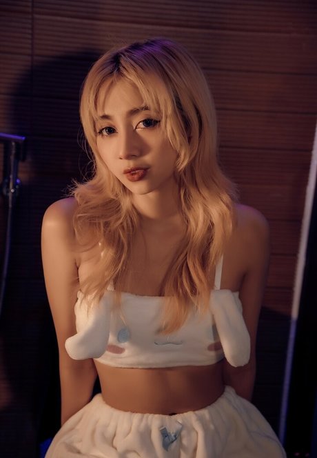 Mercury Nguyen star nude img