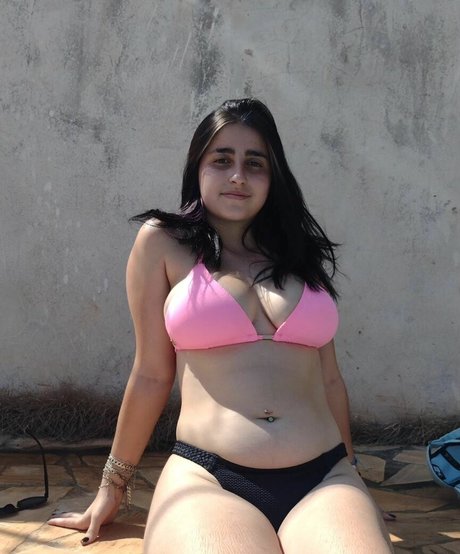 Dara Costa nice model picture