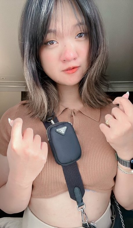 Yousoromi model nudes pics