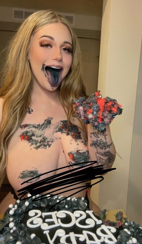 kxm2 0 nudes actress archive