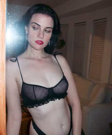 Kelleth Cuthbert exclusive star photo