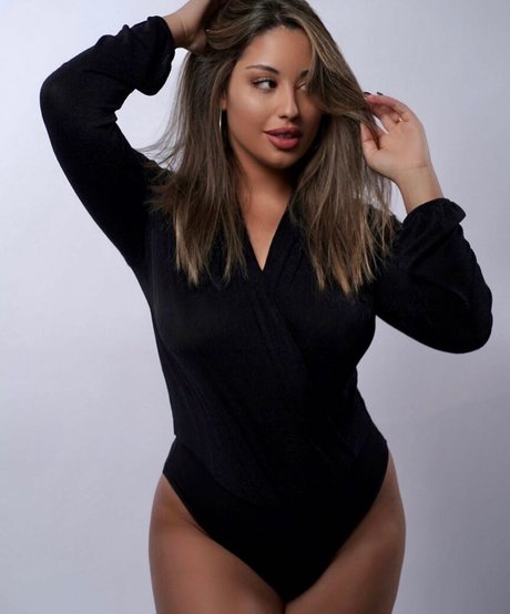 Tal Ganon model nudes pics