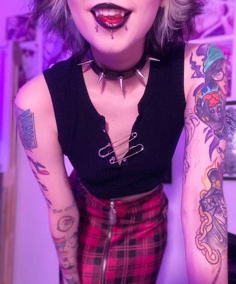 Luh Setra adult actress gallery