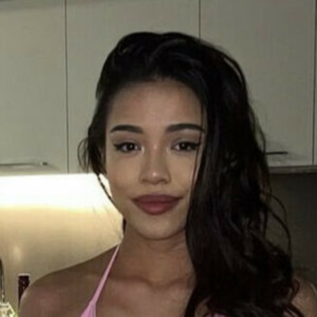 Dataznshorty model naked img