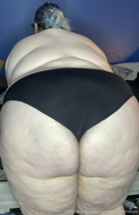 adenahx model nudes photos