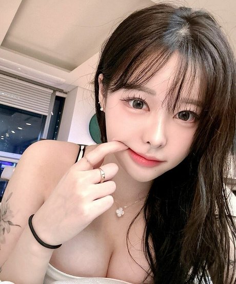 s dust_ free actress picture