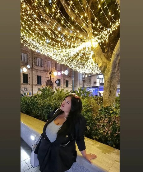 Naty Mari sex model img