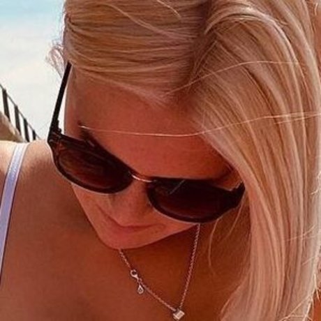 Chloe Burns star best image