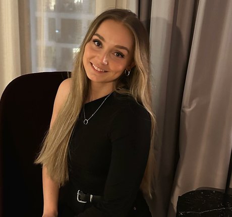 big ass jeans onlyfans sexy nude pic