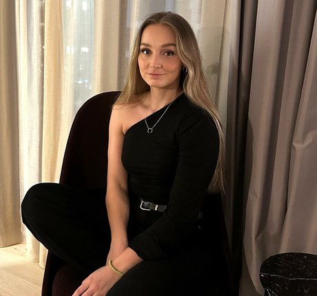 Musarita sexy actress img