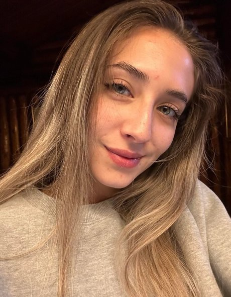 YellowMinimum6204 porn star pic