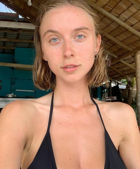 YouRina sex pornstar picture