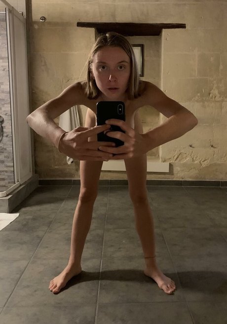 YouRina star pornographic image