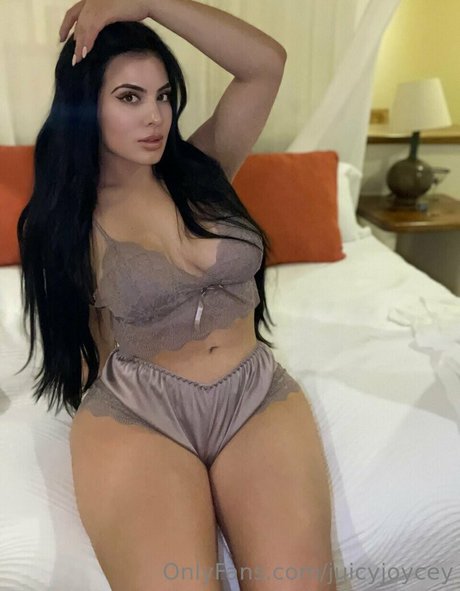 Juicyjoycey perfect model image