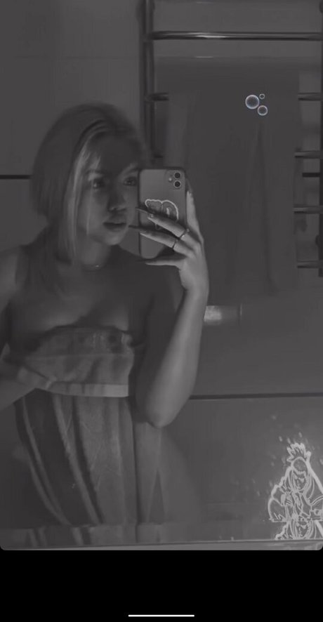 plxppss nude model picture