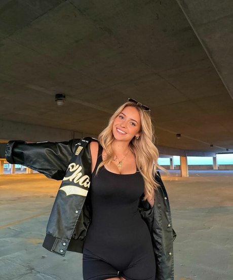 Caitlin Betterly pornstar erotic archive