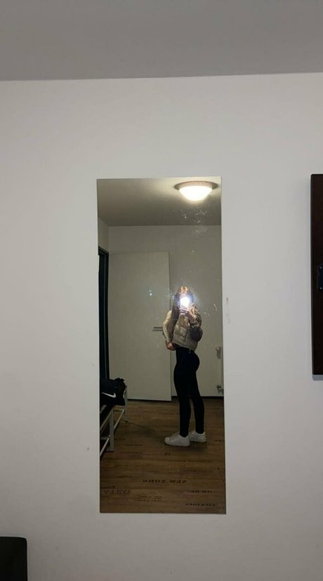 Lenchen xxx model photo