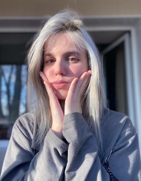 hanahakiiiii model beautiful galleries