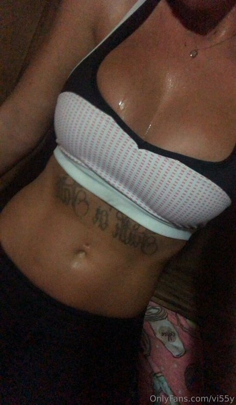 Vi55y model nude images