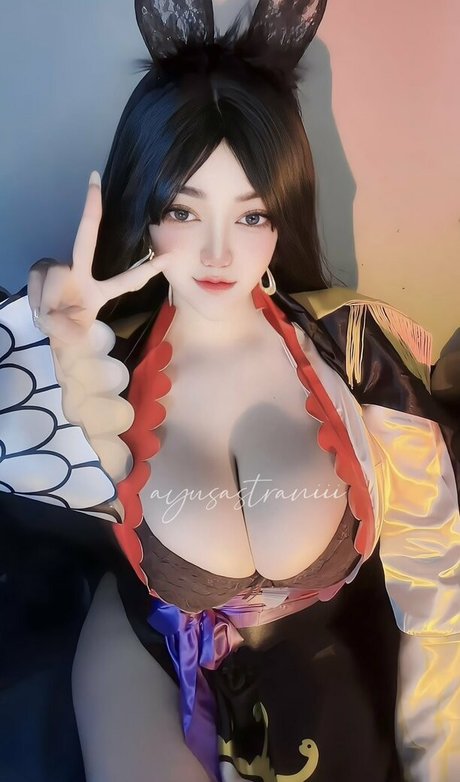 Ayu Chan erotic model photos