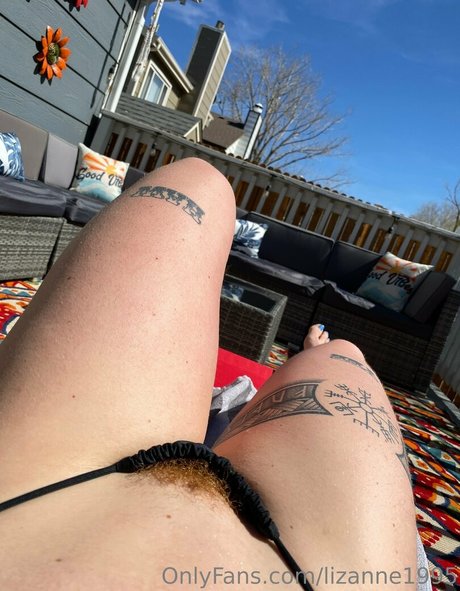 Lizlovelift_ top star picture